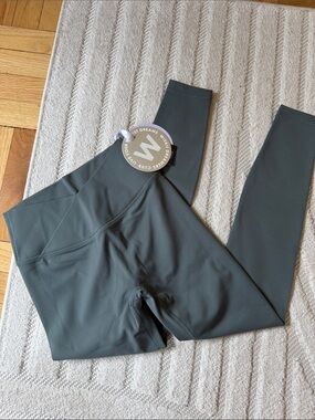 Wolven High-Rise Performance Leggings in Deep Olive